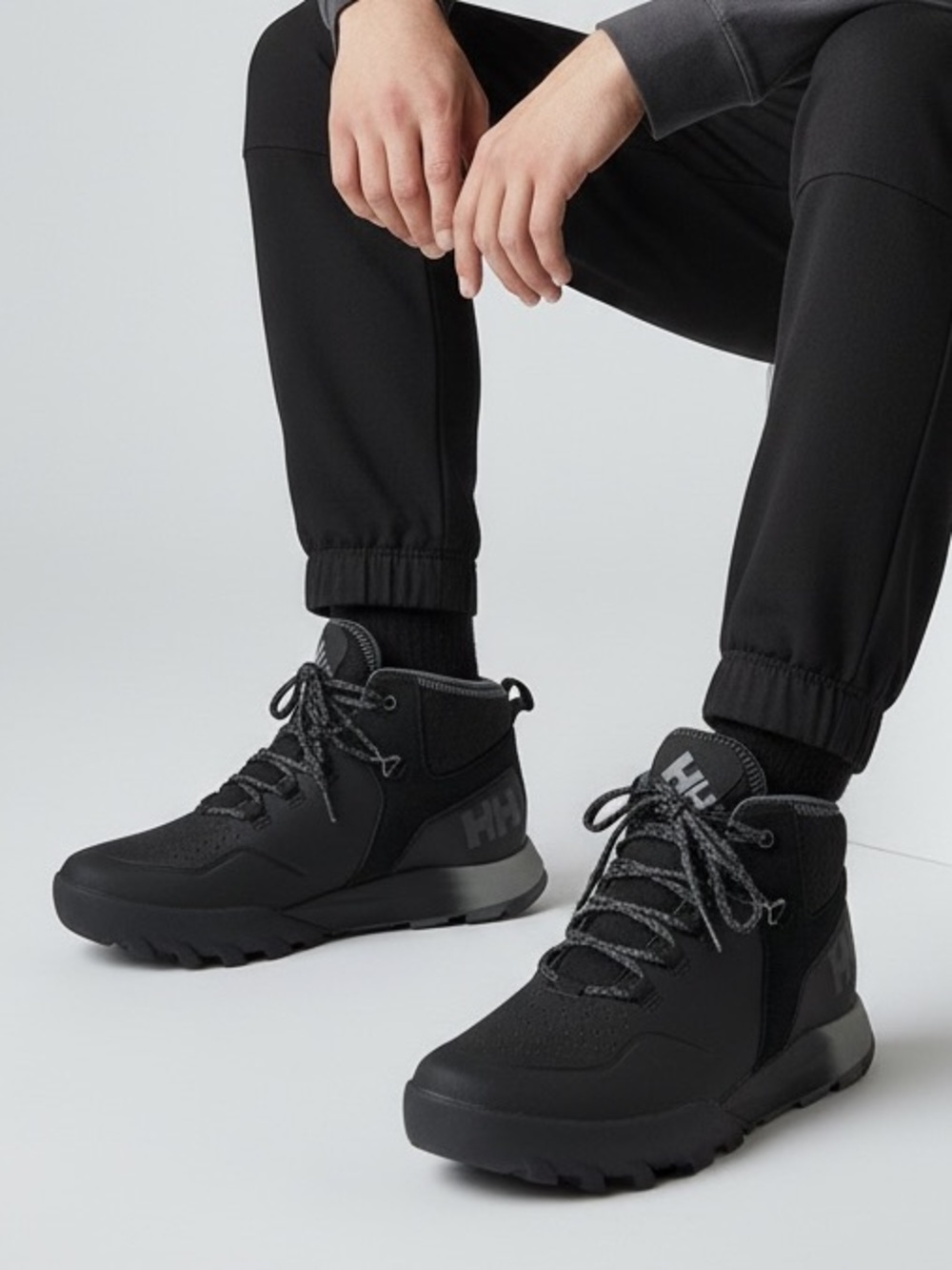 Helly Hansen Men High Top Sneakers Black Waterproof Boots Size 7.5 New